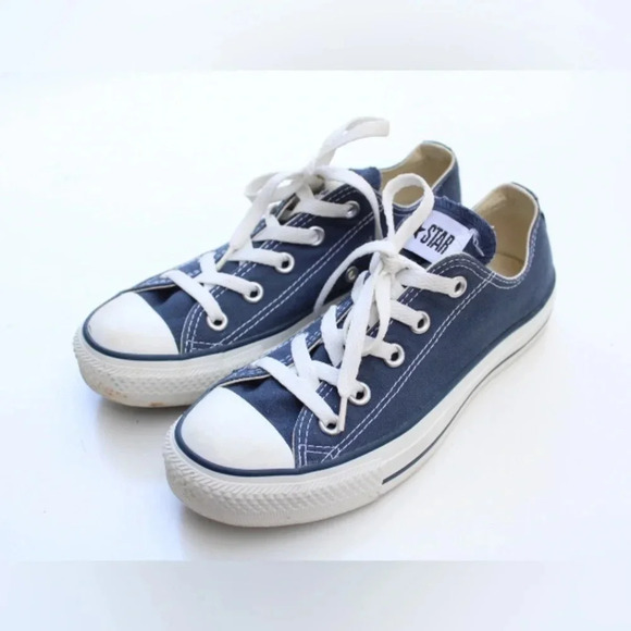 Converse shoes - Picture 2 of 12